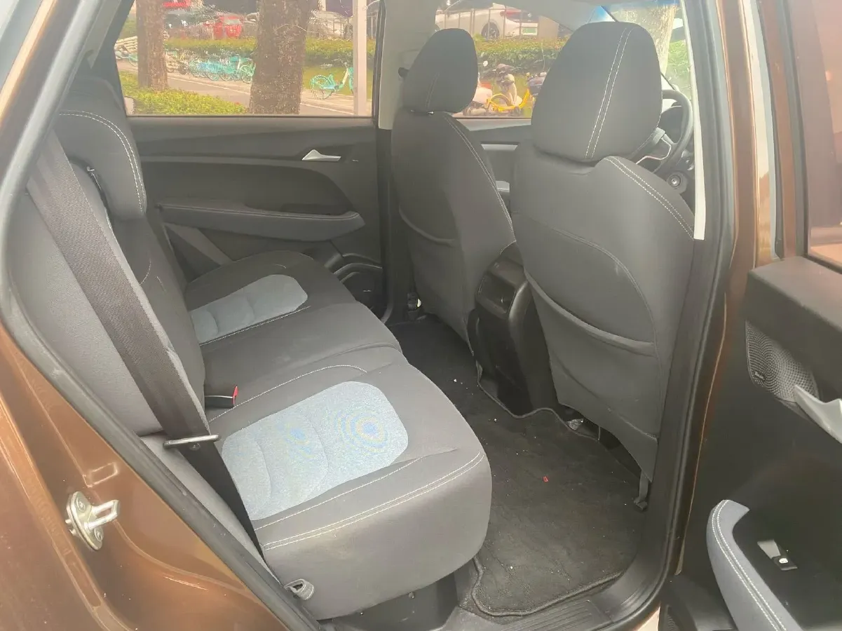 2018 BaoJun 530 1.5T 150HP L4 6MT,autocango,china used car exporter,china ev exporter,chinese used car exporter,chinese used ev exporter