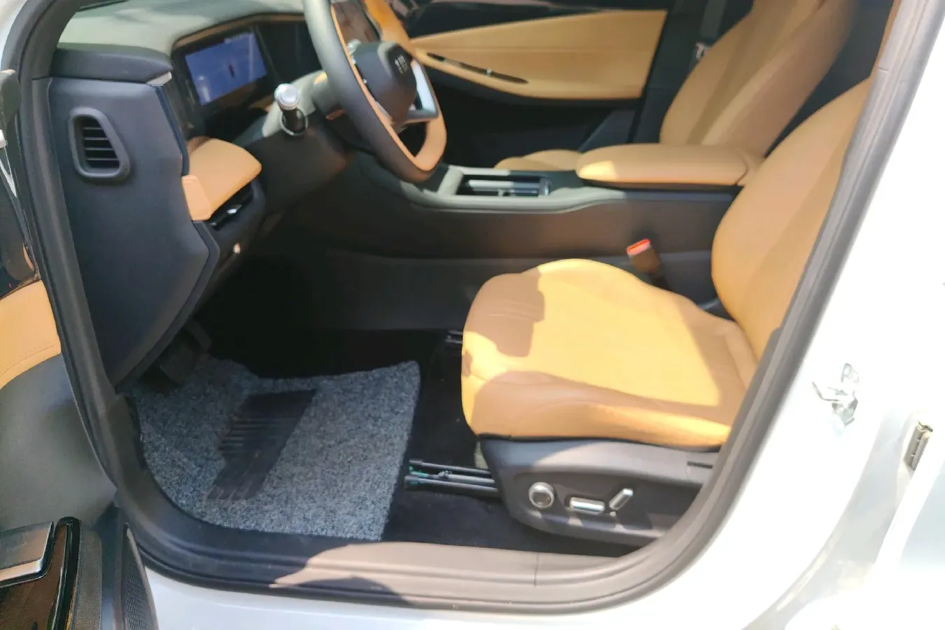 2024 Geely Galaxy L7 1.5T 163HP L4 3DHT PHEV 18.7KWH,autocango,china used car exporter,china ev exporter,chinese used car exporter,chinese used ev exporter