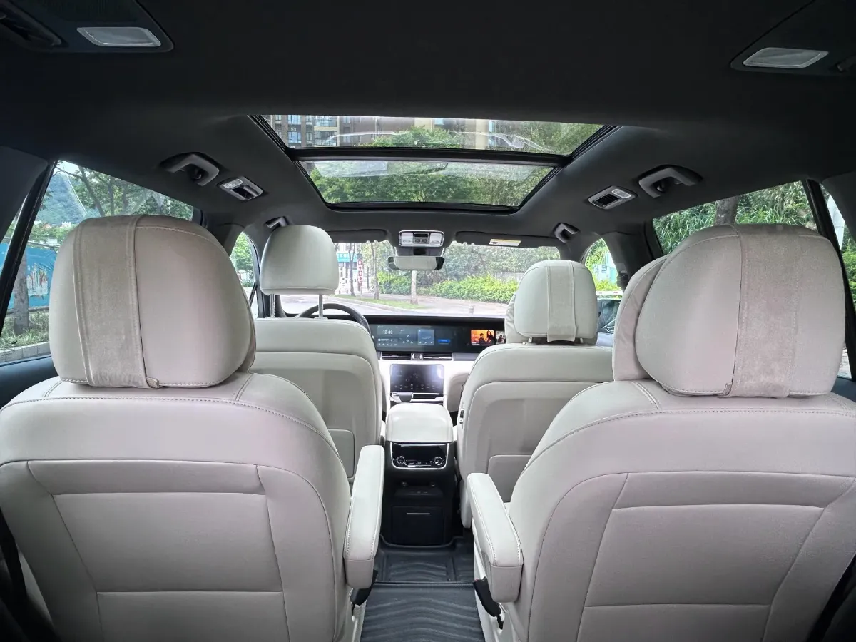 2021 Li ONE Range Extended 131HP REEV 40.5KWH,autocango,china used car exporter,china ev exporter,chinese used car exporter,chinese used ev exporter