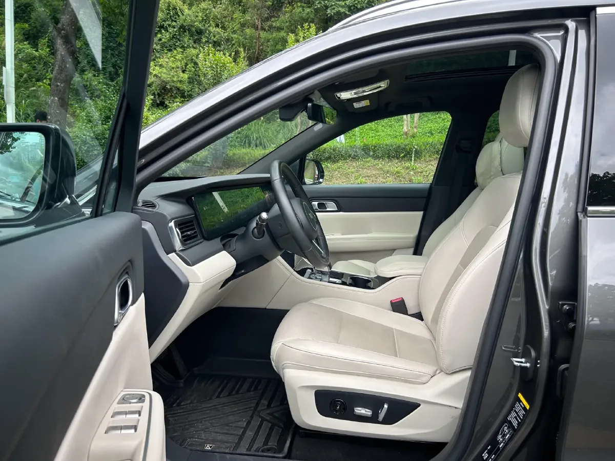 2021 Li ONE Range Extended 131HP REEV 40.5KWH,autocango,china used car exporter,china ev exporter,chinese used car exporter,chinese used ev exporter
