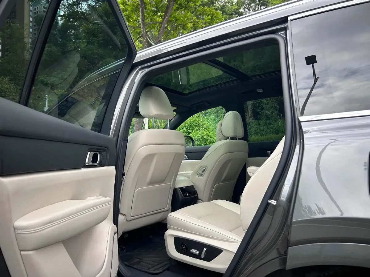 2021 Li ONE Range Extended 131HP REEV 40.5KWH,autocango,china used car exporter,china ev exporter,chinese used car exporter,chinese used ev exporter