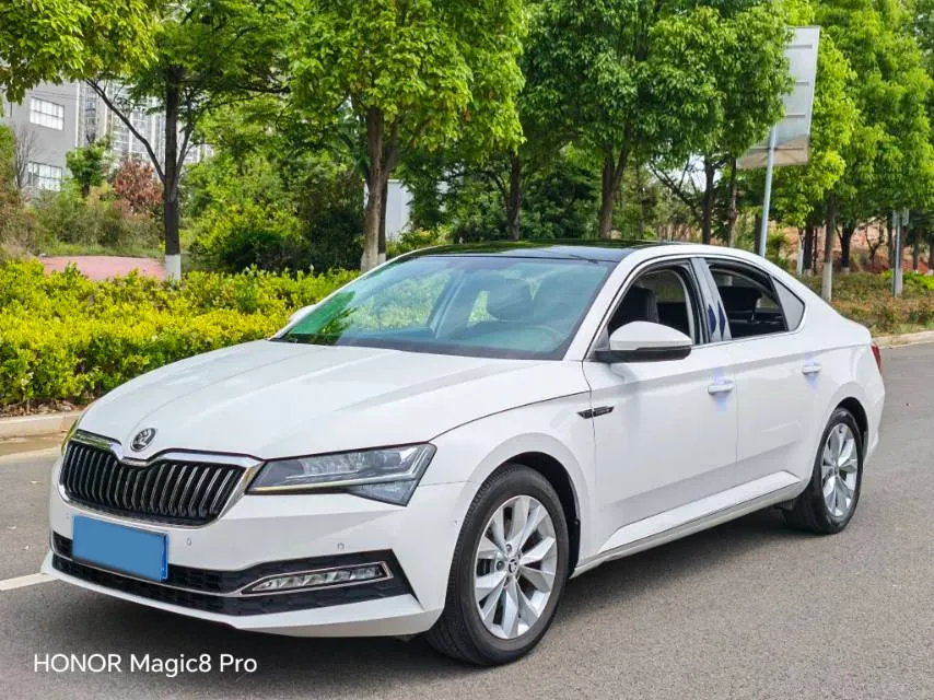 2021 Skoda Superb 1.4T 150HP L4 7DCT,autocango,china used car exporter,china ev exporter,chinese used car exporter,chinese used ev exporter