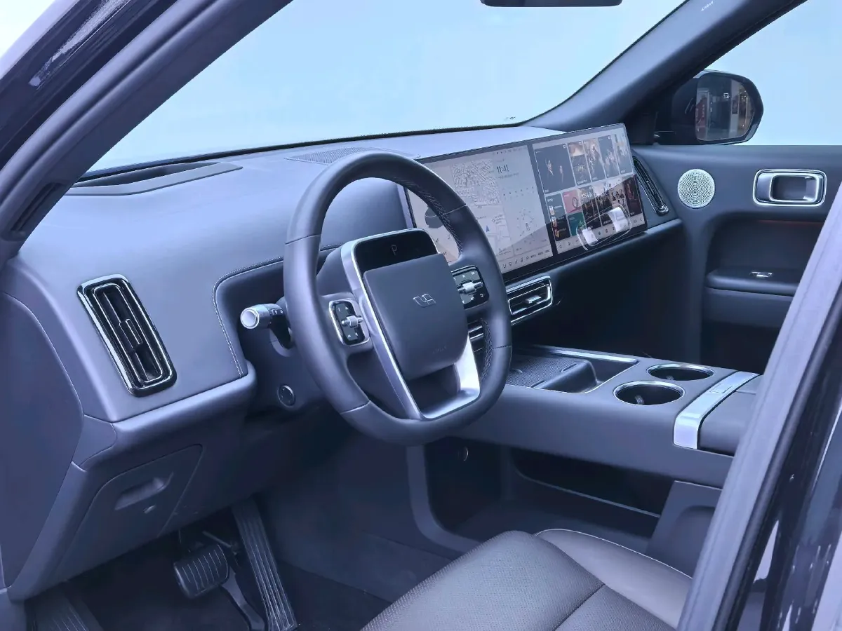2023 Li L8 Range Extended 154HP REEV 40.9KWH,autocango,china used car exporter,china ev exporter,chinese used car exporter,chinese used ev exporter