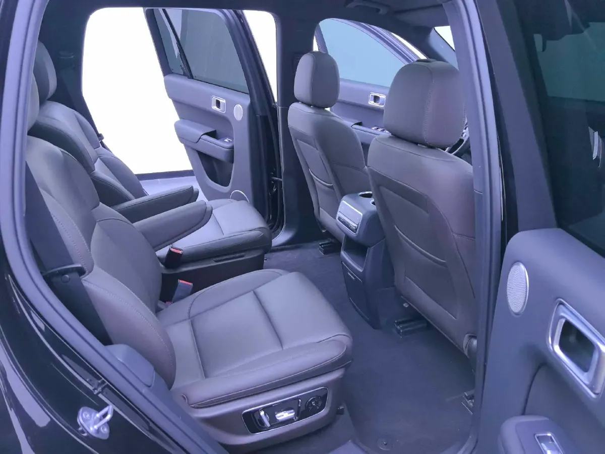 2023 Li L8 Range Extended 154HP REEV 40.9KWH,autocango,china used car exporter,china ev exporter,chinese used car exporter,chinese used ev exporter