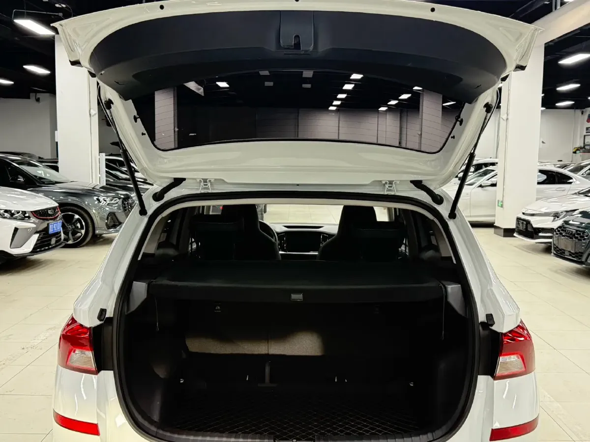 2023 Skoda Kamiq 1.5L 109HP L4 6AT,autocango,china used car exporter,china ev exporter,chinese used car exporter,chinese used ev exporter