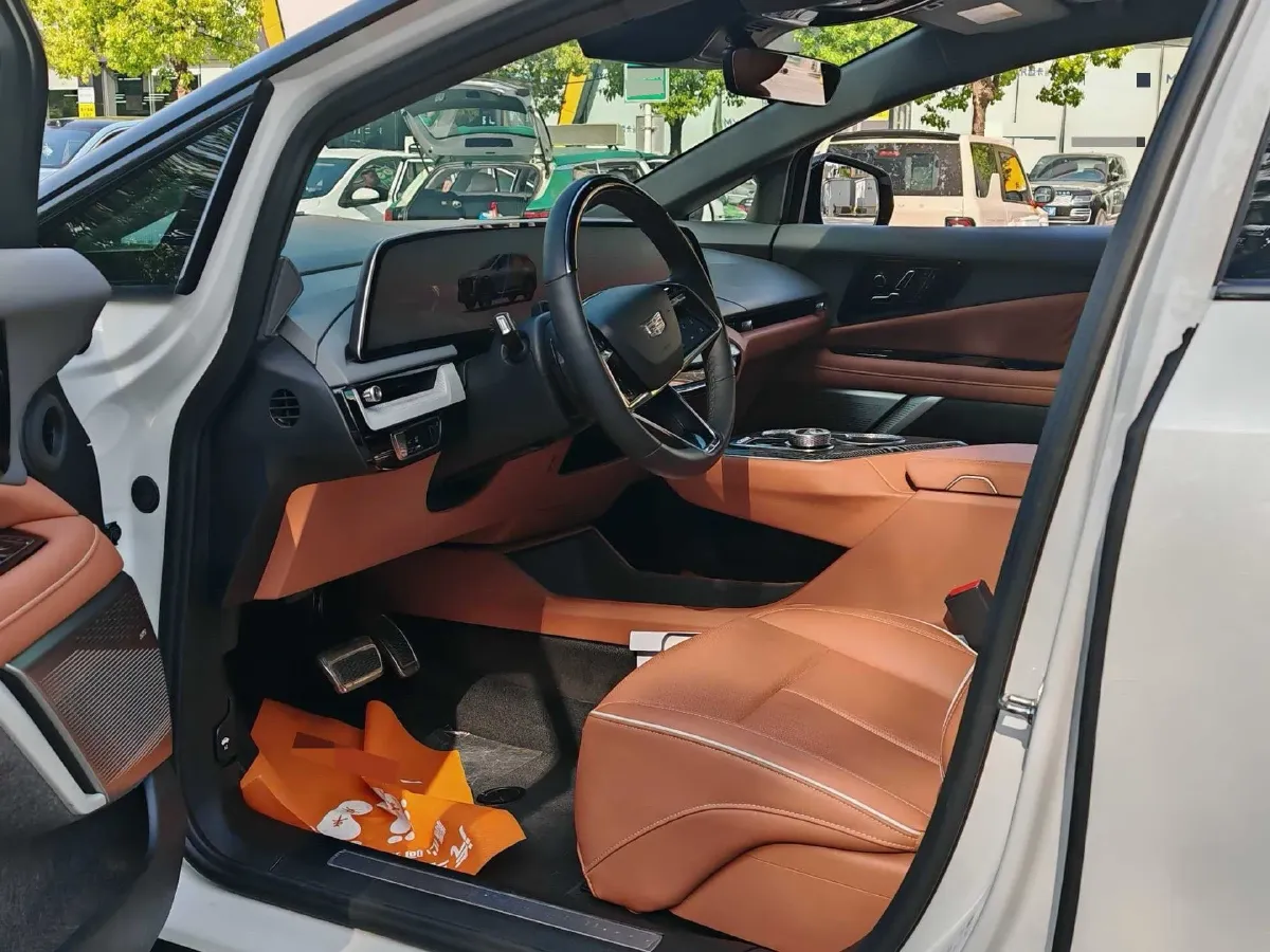 2024 Cadillac OPTIQ BEV 79.7KWH,autocango,china used car exporter,china ev exporter,chinese used car exporter,chinese used ev exporter