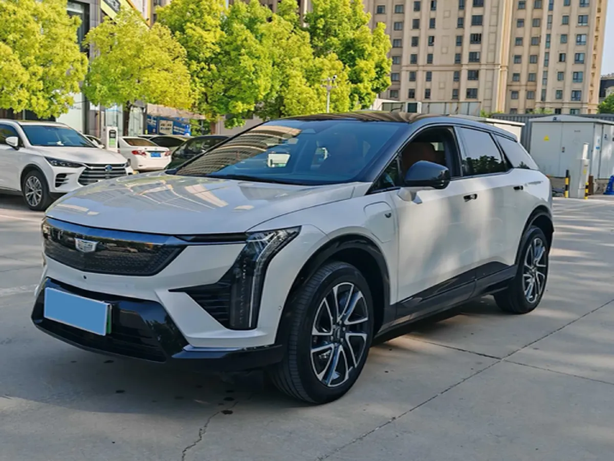 2024 Cadillac OPTIQ BEV 79.7KWH,autocango,china used car exporter,china ev exporter,chinese used car exporter,chinese used ev exporter