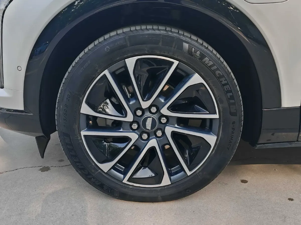 2024 Cadillac OPTIQ BEV 79.7KWH,autocango,china used car exporter,china ev exporter,chinese used car exporter,chinese used ev exporter