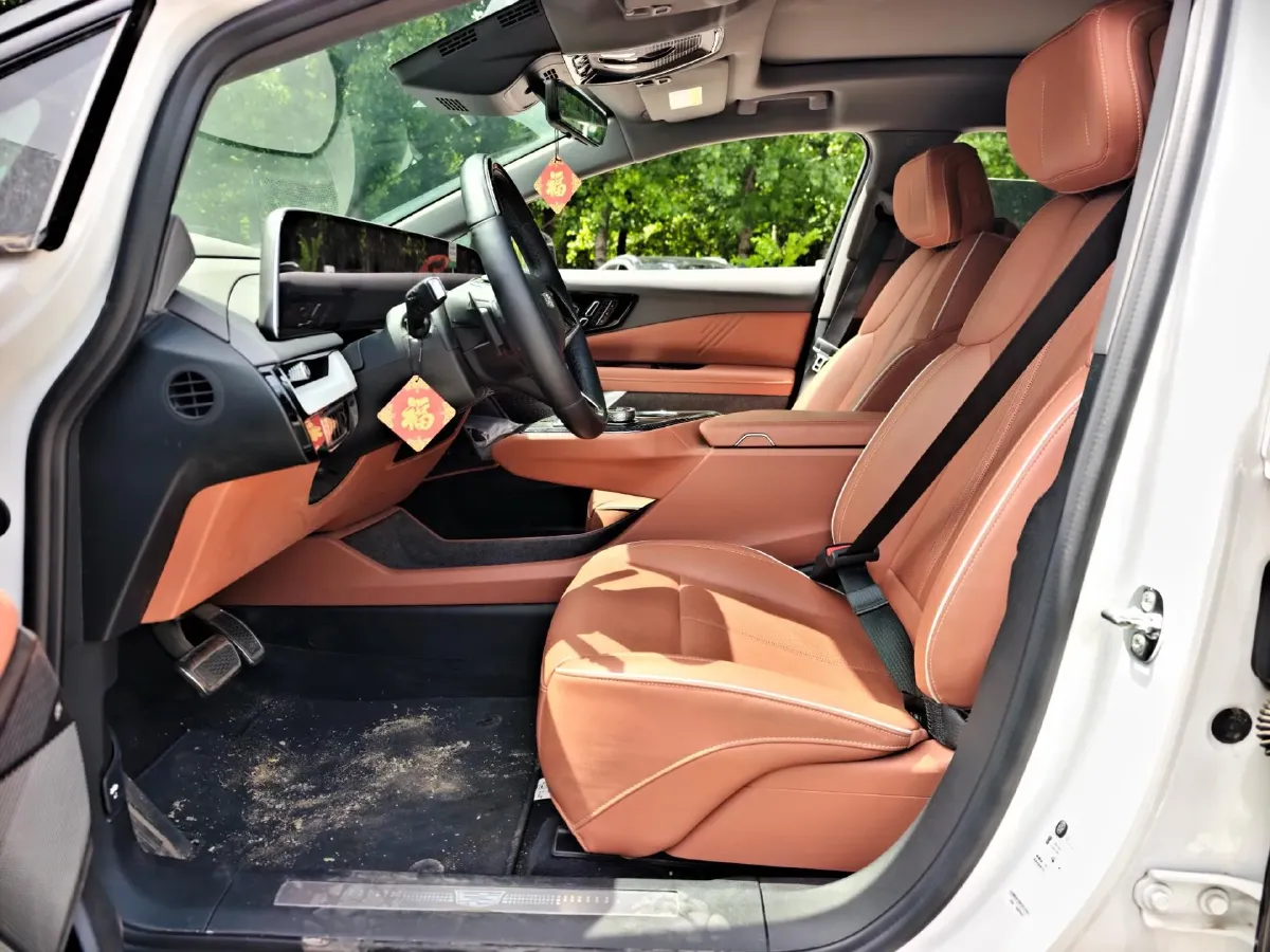 2024 Cadillac OPTIQ BEV 79.7KWH,autocango,china used car exporter,china ev exporter,chinese used car exporter,chinese used ev exporter