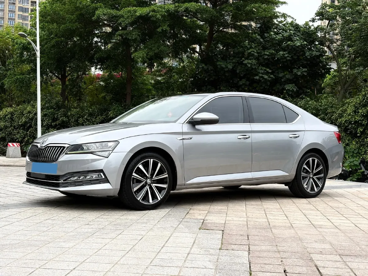 2021 Skoda Superb 2.0T 186HP L4 7DCT,autocango,china used car exporter,china ev exporter,chinese used car exporter,chinese used ev exporter