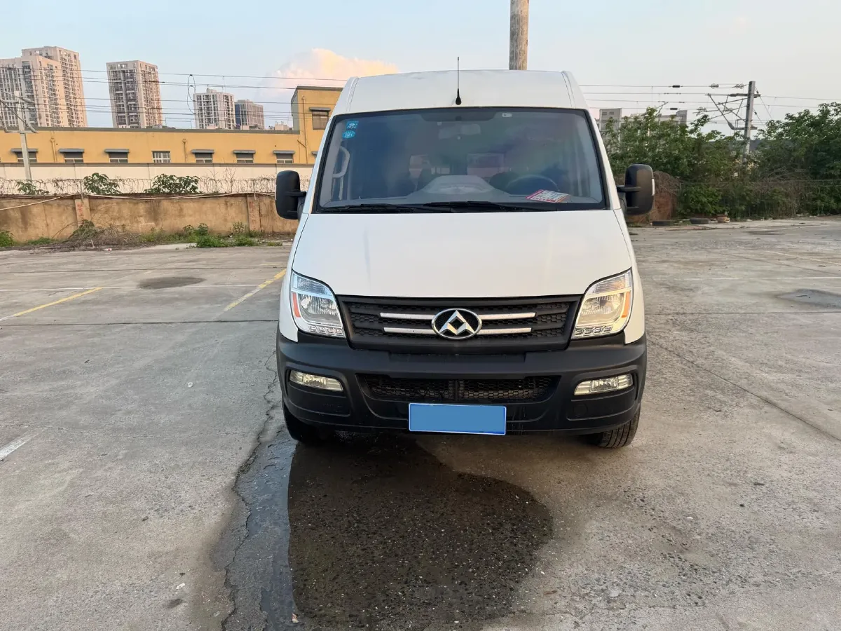 2020 MAXUS XinTu V80 2.5T 136HP L4 6MT,autocango,china used car exporter,china ev exporter,chinese used car exporter,chinese used ev exporter