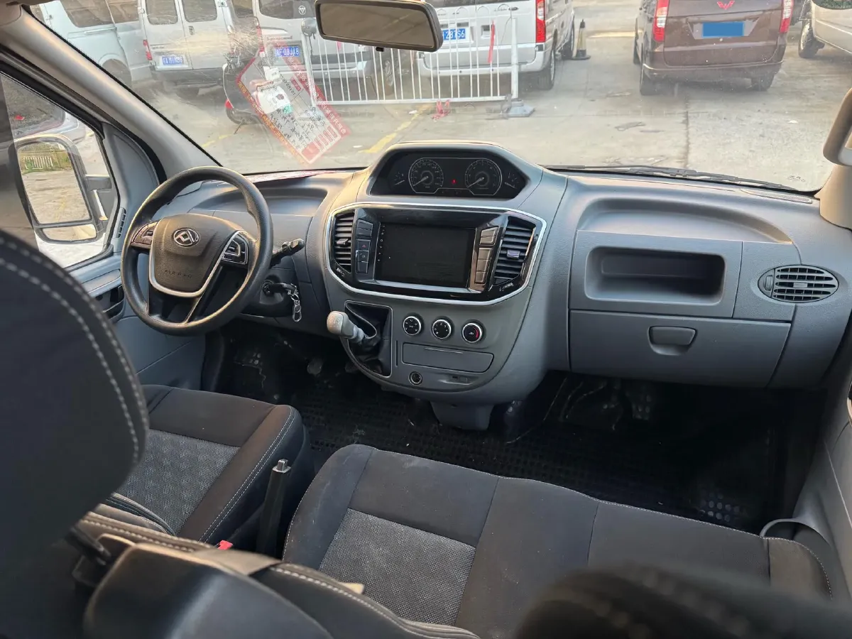 2020 MAXUS XinTu V80 2.5T 136HP L4 6MT,autocango,china used car exporter,china ev exporter,chinese used car exporter,chinese used ev exporter