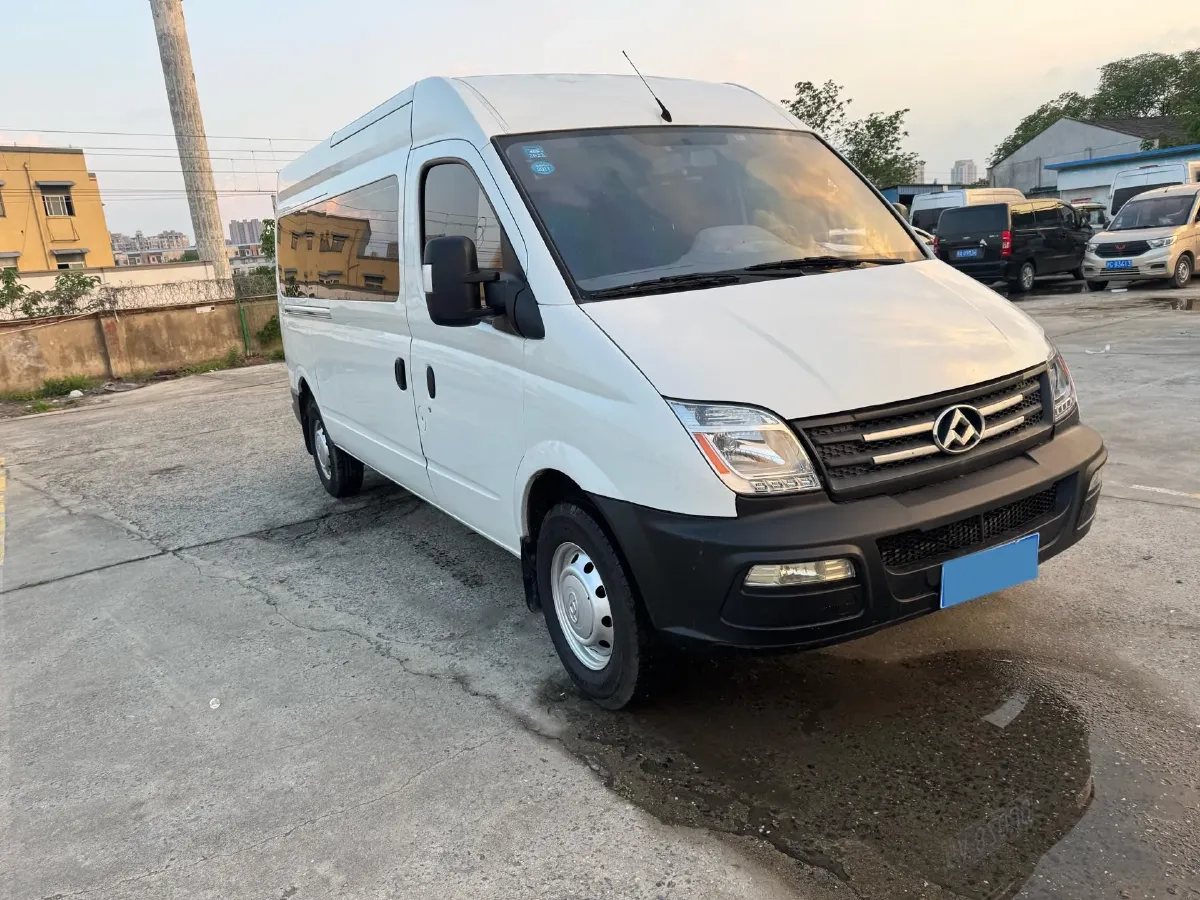 2020 MAXUS XinTu V80 2.5T 136HP L4 6MT,autocango,china used car exporter,china ev exporter,chinese used car exporter,chinese used ev exporter