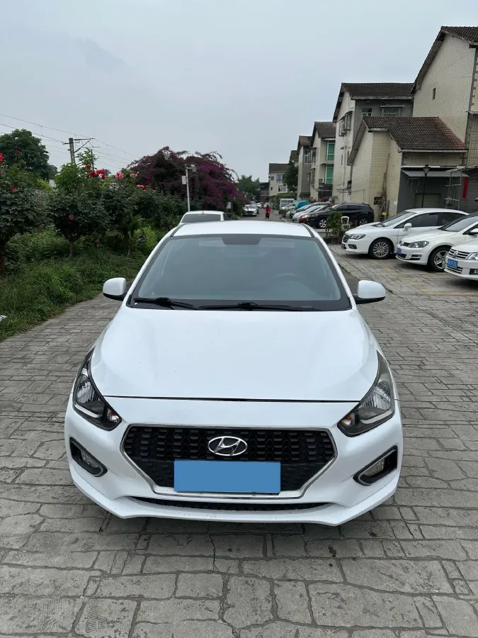 2017 Hyundai Reina 1.4L 95HP L4 5MT,autocango,china used car exporter,china ev exporter,chinese used car exporter,chinese used ev exporter