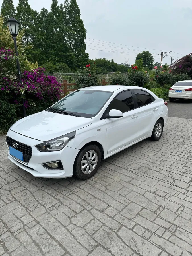 2017 Hyundai Reina 1.4L 95HP L4 5MT,autocango,china used car exporter,china ev exporter,chinese used car exporter,chinese used ev exporter