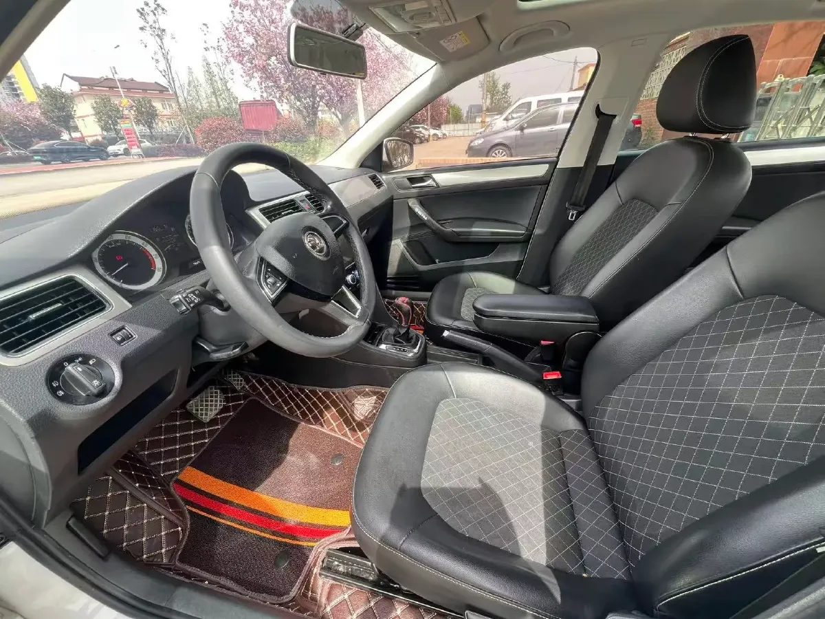 2019 SWM G01 1.5T 156HP L4 6AT,autocango,china used car exporter,china ev exporter,chinese used car exporter,chinese used ev exporter