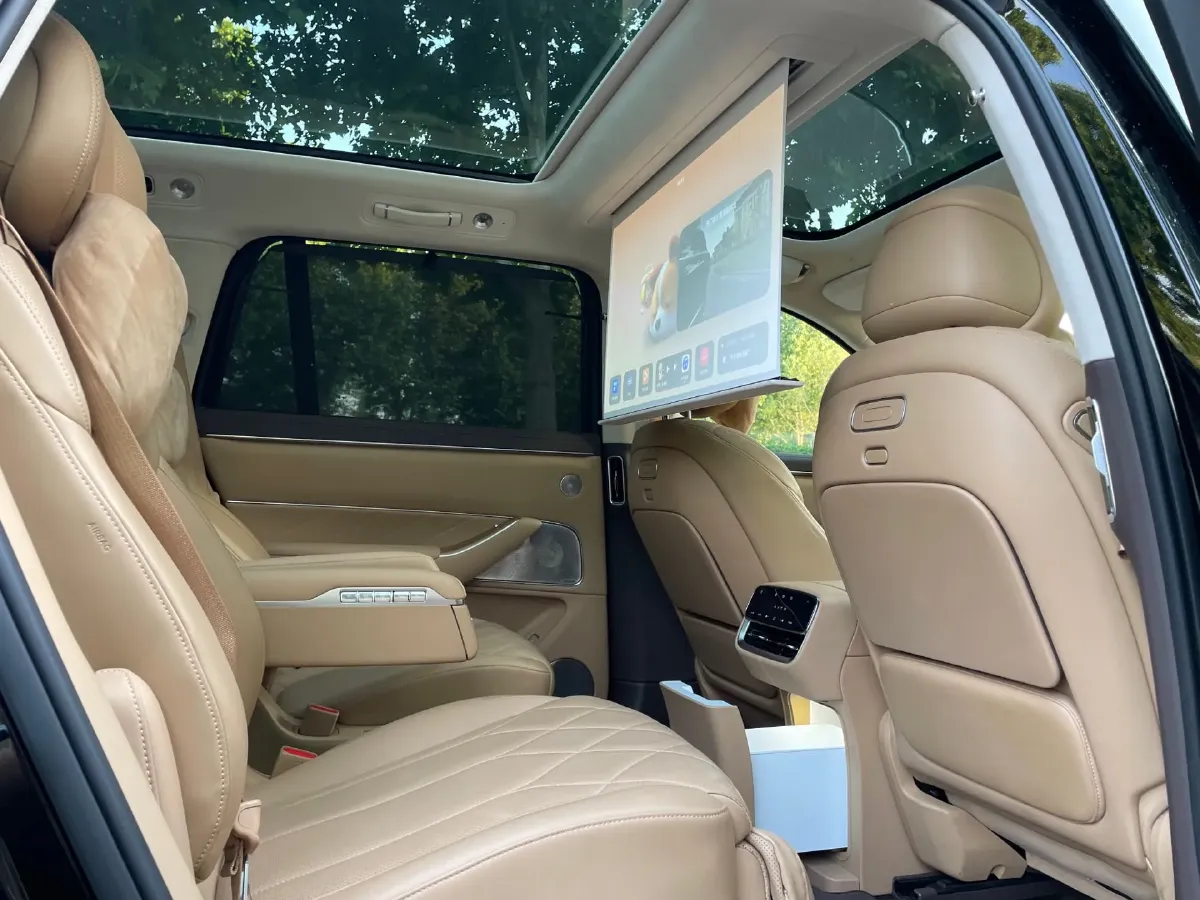 2025 AITO AITO M8 REEV 160HP REEV 53.4KWH,autocango,china used car exporter,china ev exporter,chinese used car exporter,chinese used ev exporter
