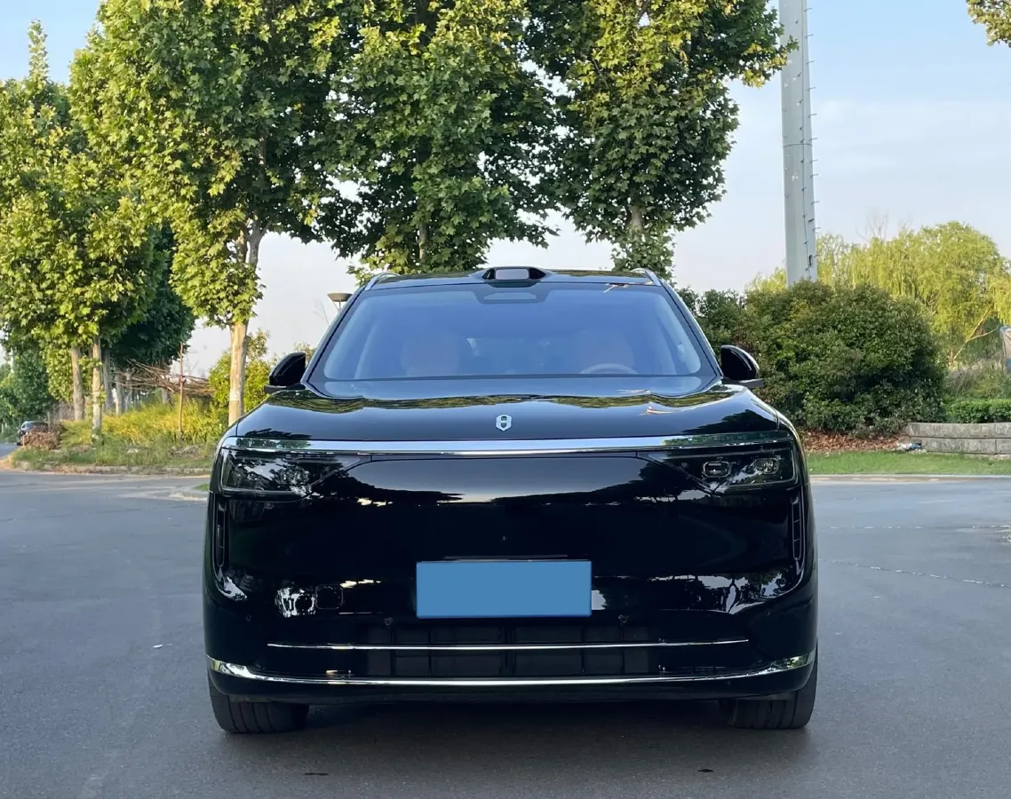 2025 AITO AITO M8 REEV 160HP REEV 53.4KWH,autocango,china used car exporter,china ev exporter,chinese used car exporter,chinese used ev exporter