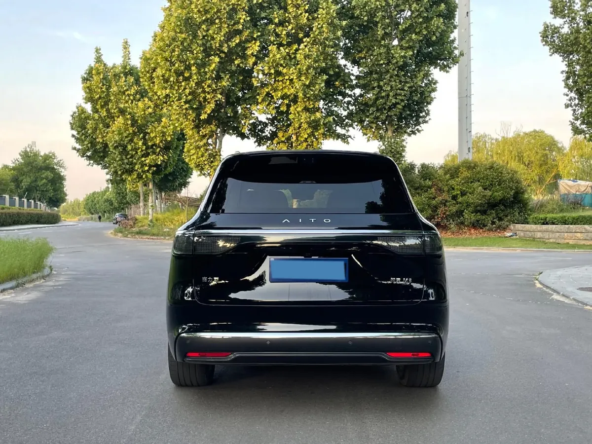 2025 AITO AITO M8 REEV 160HP REEV 53.4KWH,autocango,china used car exporter,china ev exporter,chinese used car exporter,chinese used ev exporter