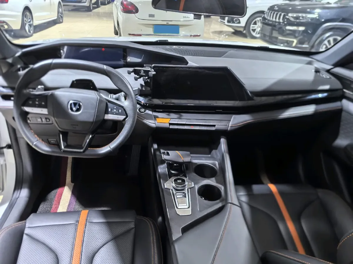 2024 ChangAn UNI-V 1.5T 188HP L4 7DCT,autocango,china used car exporter,china ev exporter,chinese used car exporter,chinese used ev exporter