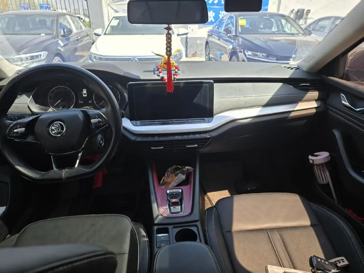 2022 Skoda Octavia 1.4T 150HP L4 7DCT,autocango,china used car exporter,china ev exporter,chinese used car exporter,chinese used ev exporter