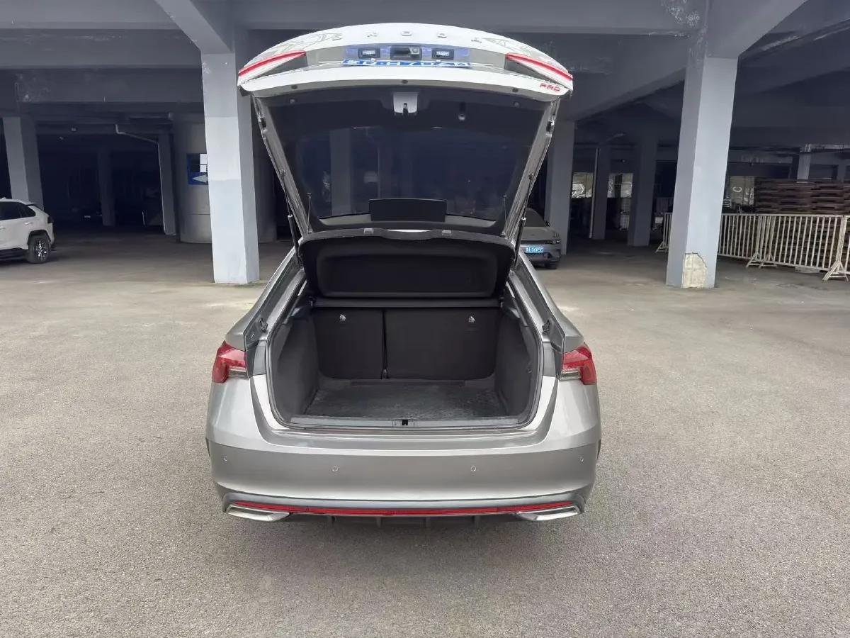 2022 Skoda Octavia 1.4T 150HP L4 7DCT,autocango,china used car exporter,china ev exporter,chinese used car exporter,chinese used ev exporter