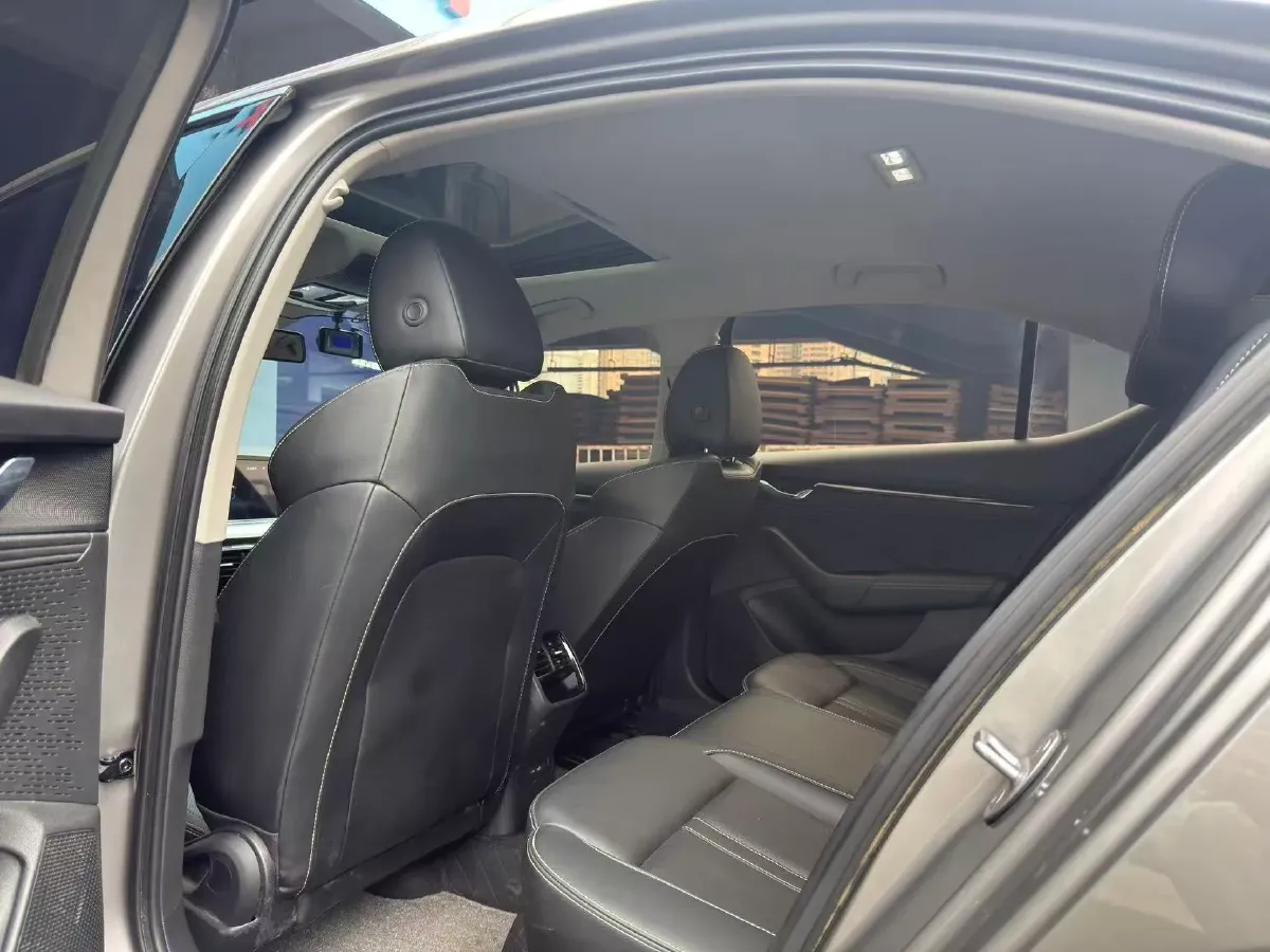 2022 Skoda Octavia 1.4T 150HP L4 7DCT,autocango,china used car exporter,china ev exporter,chinese used car exporter,chinese used ev exporter