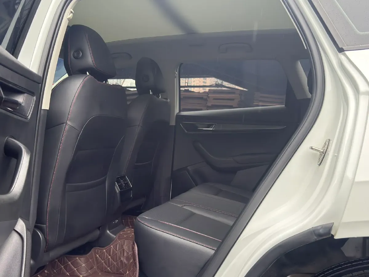 2023 Skoda Karoq 1.4T 150HP L4 7DCT,autocango,china used car exporter,china ev exporter,chinese used car exporter,chinese used ev exporter