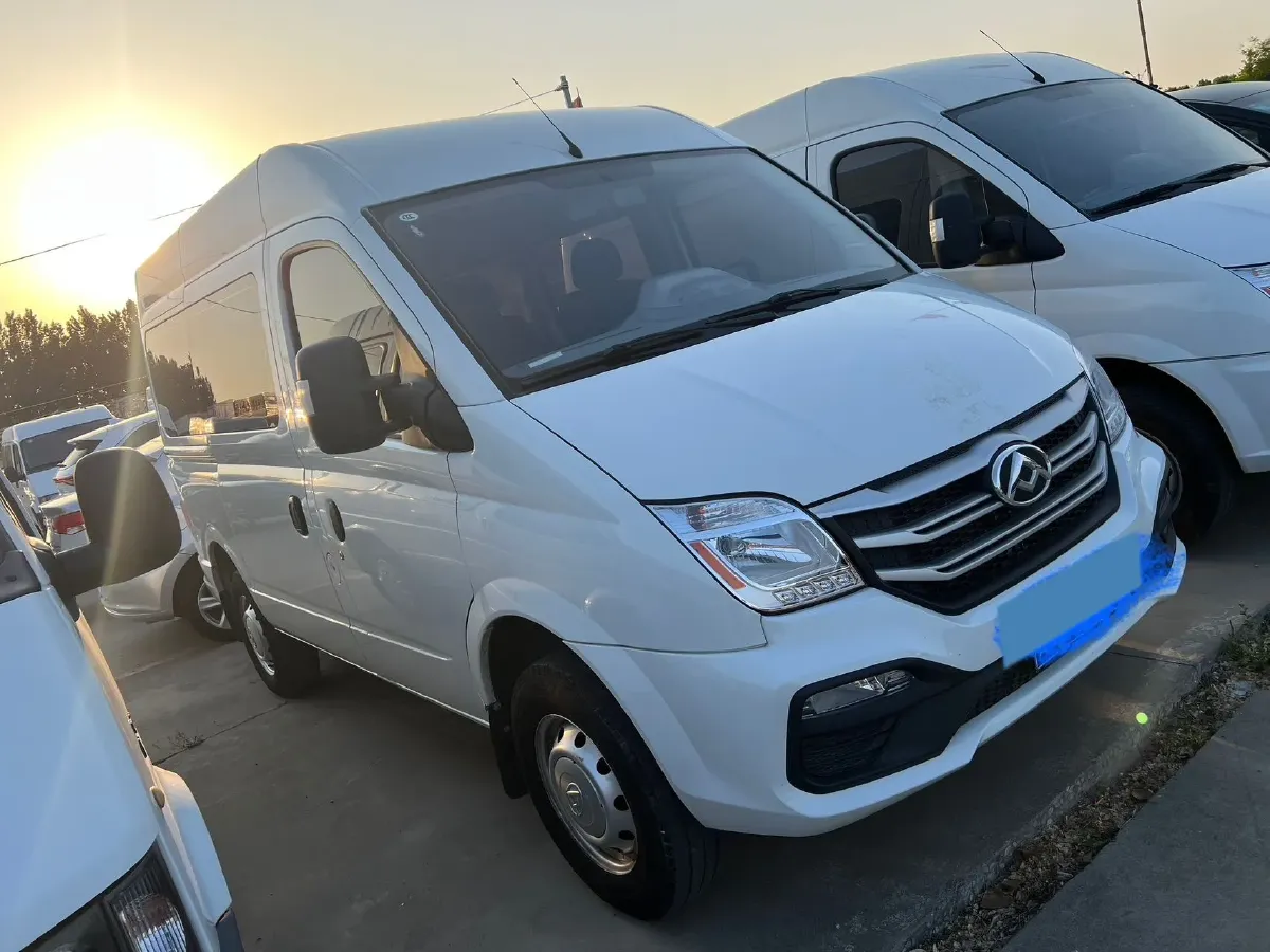 2021 MAXUS XinTu V80 2.0T 139HP L4 6MT,autocango,china used car exporter,china ev exporter,chinese used car exporter,chinese used ev exporter