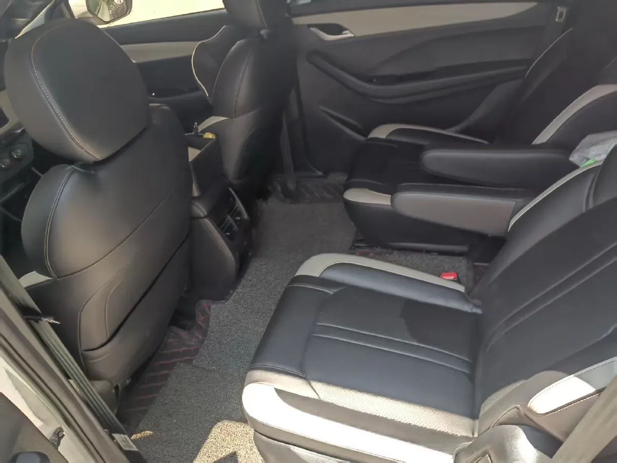 2019 BaoJun 360 1.5L 99HP L4 6MT,autocango,china used car exporter,china ev exporter,chinese used car exporter,chinese used ev exporter