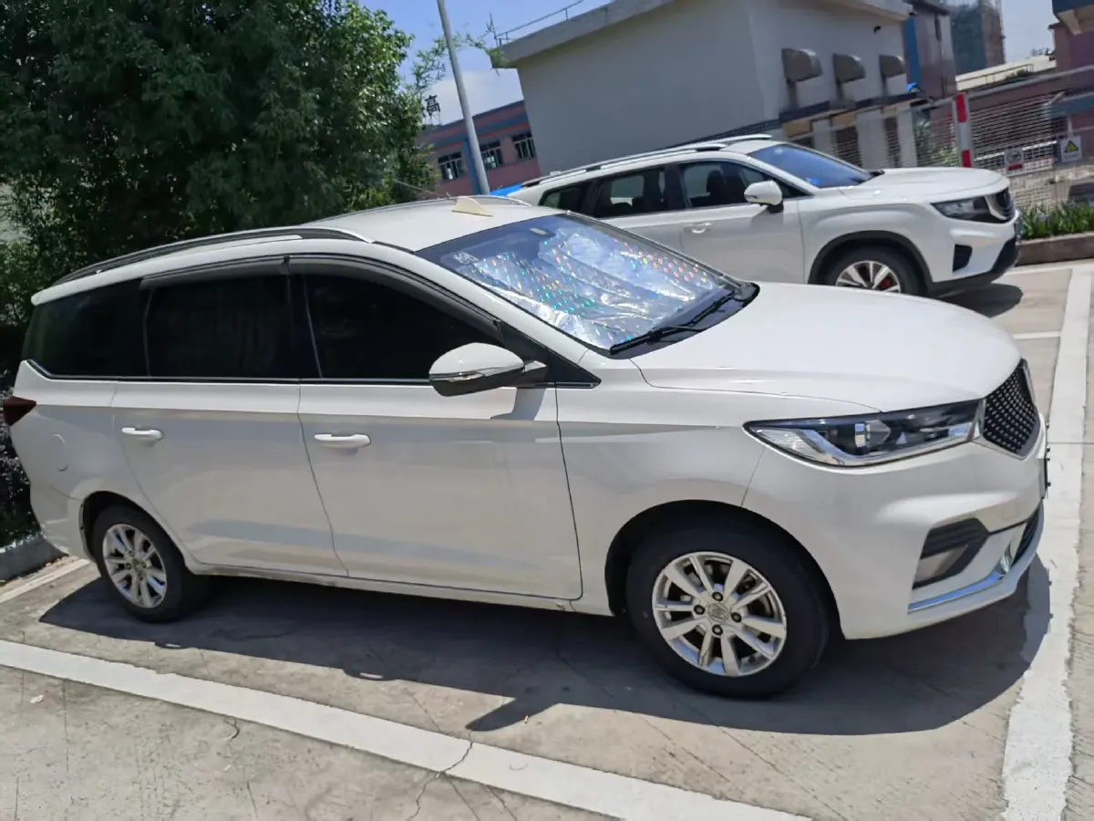 2019 BaoJun 360 1.5L 99HP L4 6MT,autocango,china used car exporter,china ev exporter,chinese used car exporter,chinese used ev exporter