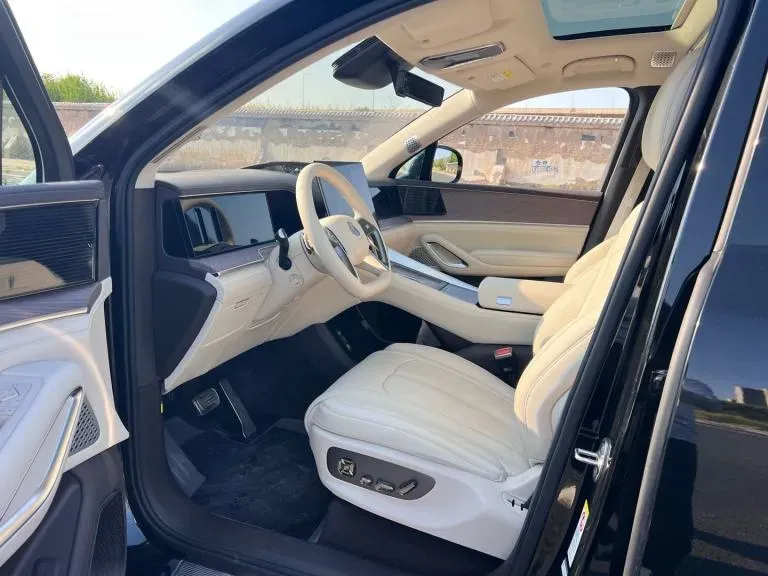 2025 Denza DenzaN9 2.0T 207HP L4 E-CVT PHEV,autocango,china used car exporter,china ev exporter,chinese used car exporter,chinese used ev exporter