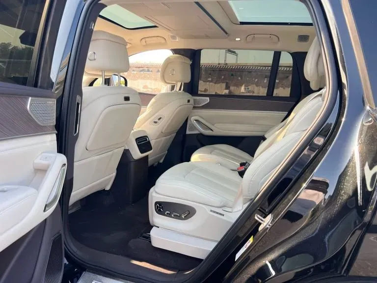 2025 Denza DenzaN9 2.0T 207HP L4 E-CVT PHEV,autocango,china used car exporter,china ev exporter,chinese used car exporter,chinese used ev exporter