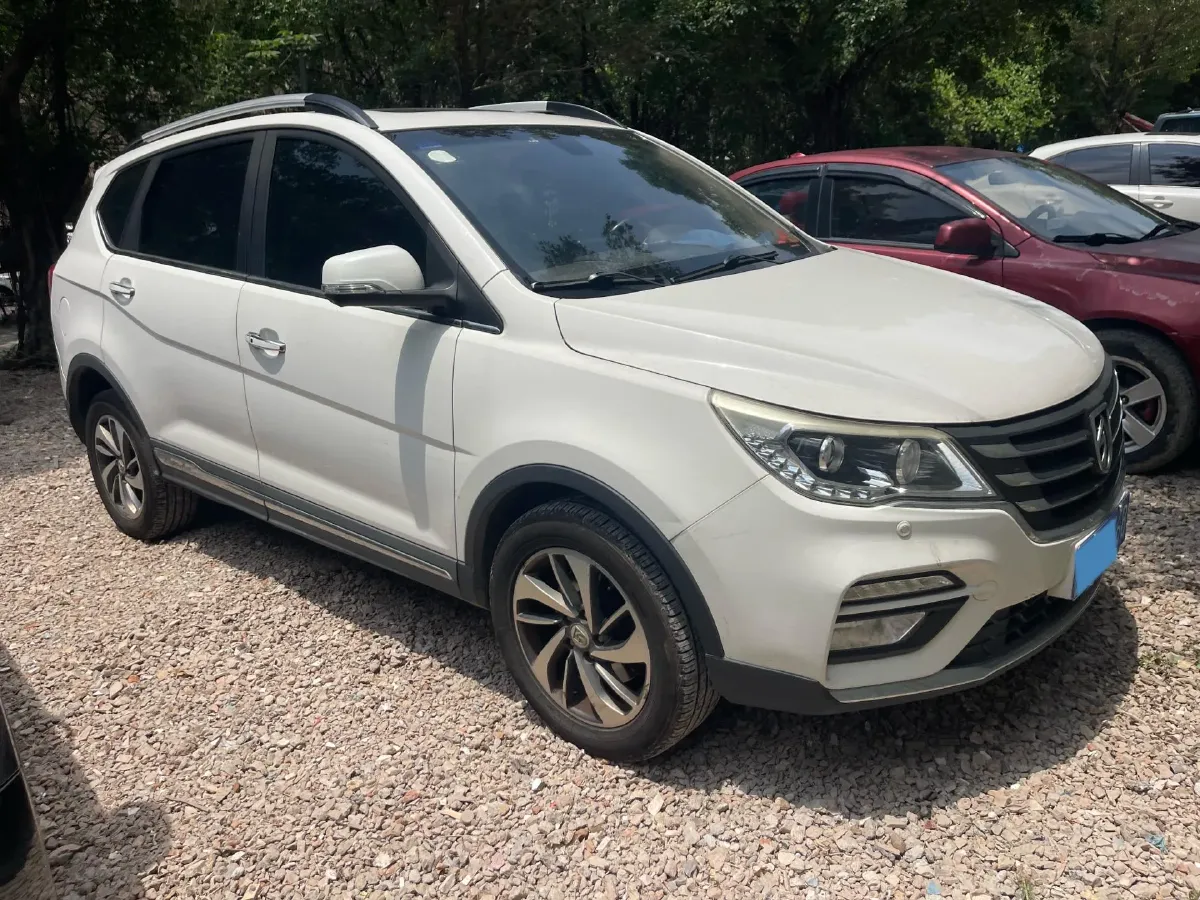 2017 BaoJun 560 1.5T 150HP L4 6DCT,autocango,china used car exporter,china ev exporter,chinese used car exporter,chinese used ev exporter