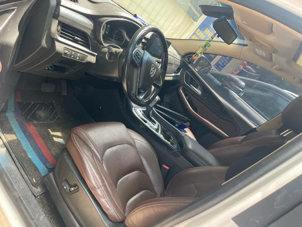 2017 BaoJun 560 1.5T 150HP L4 6DCT,autocango,china used car exporter,china ev exporter,chinese used car exporter,chinese used ev exporter
