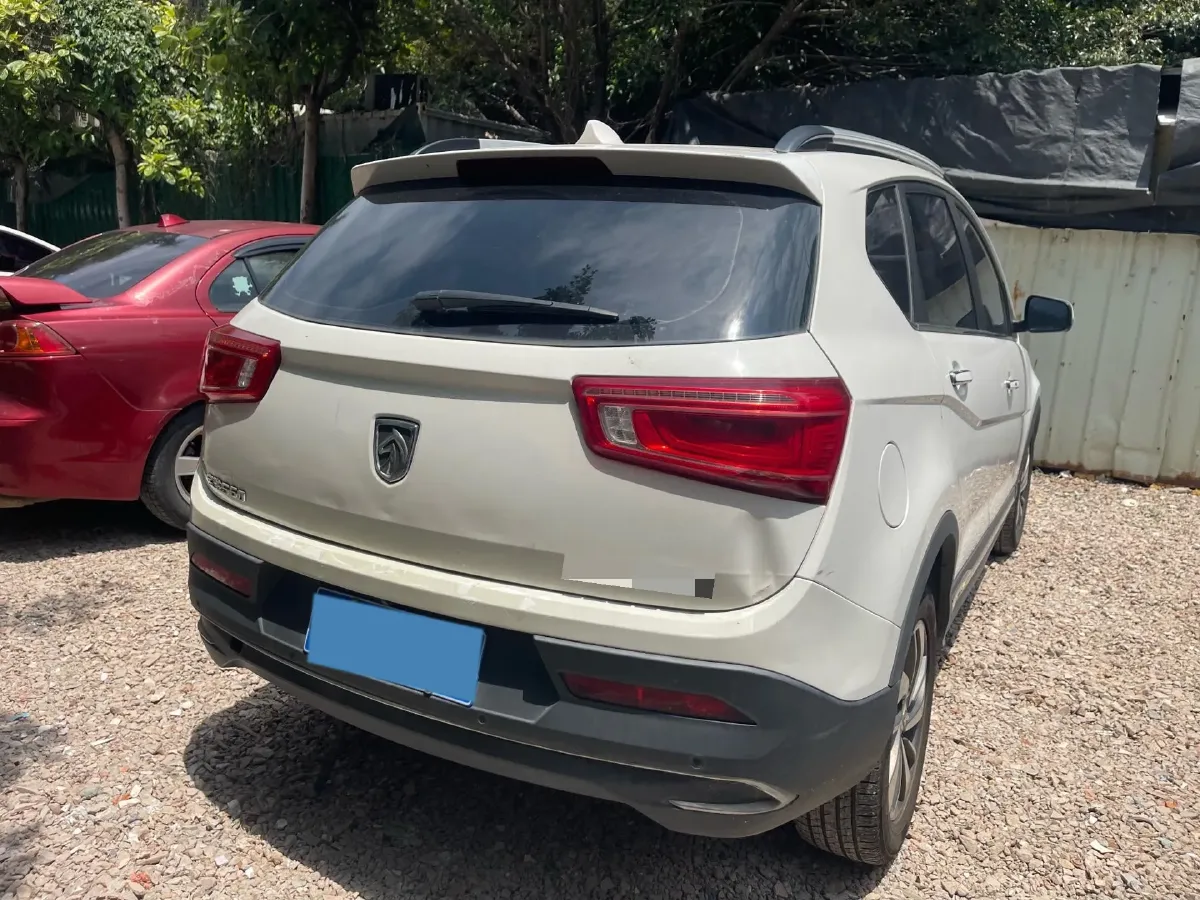 2017 BaoJun 560 1.5T 150HP L4 6DCT,autocango,china used car exporter,china ev exporter,chinese used car exporter,chinese used ev exporter
