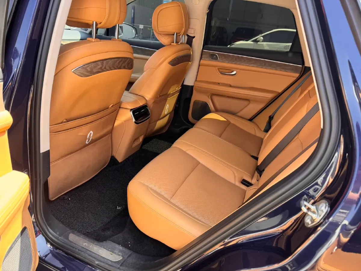 2022 JMC YuHu 7 2.0T 141HP L4 8AT,autocango,china used car exporter,china ev exporter,chinese used car exporter,chinese used ev exporter