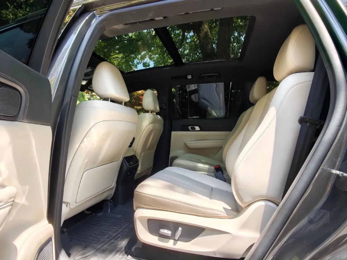 2020 Li ONE Range Extended 131HP REEV 40.5KWH,autocango,china used car exporter,china ev exporter,chinese used car exporter,chinese used ev exporter