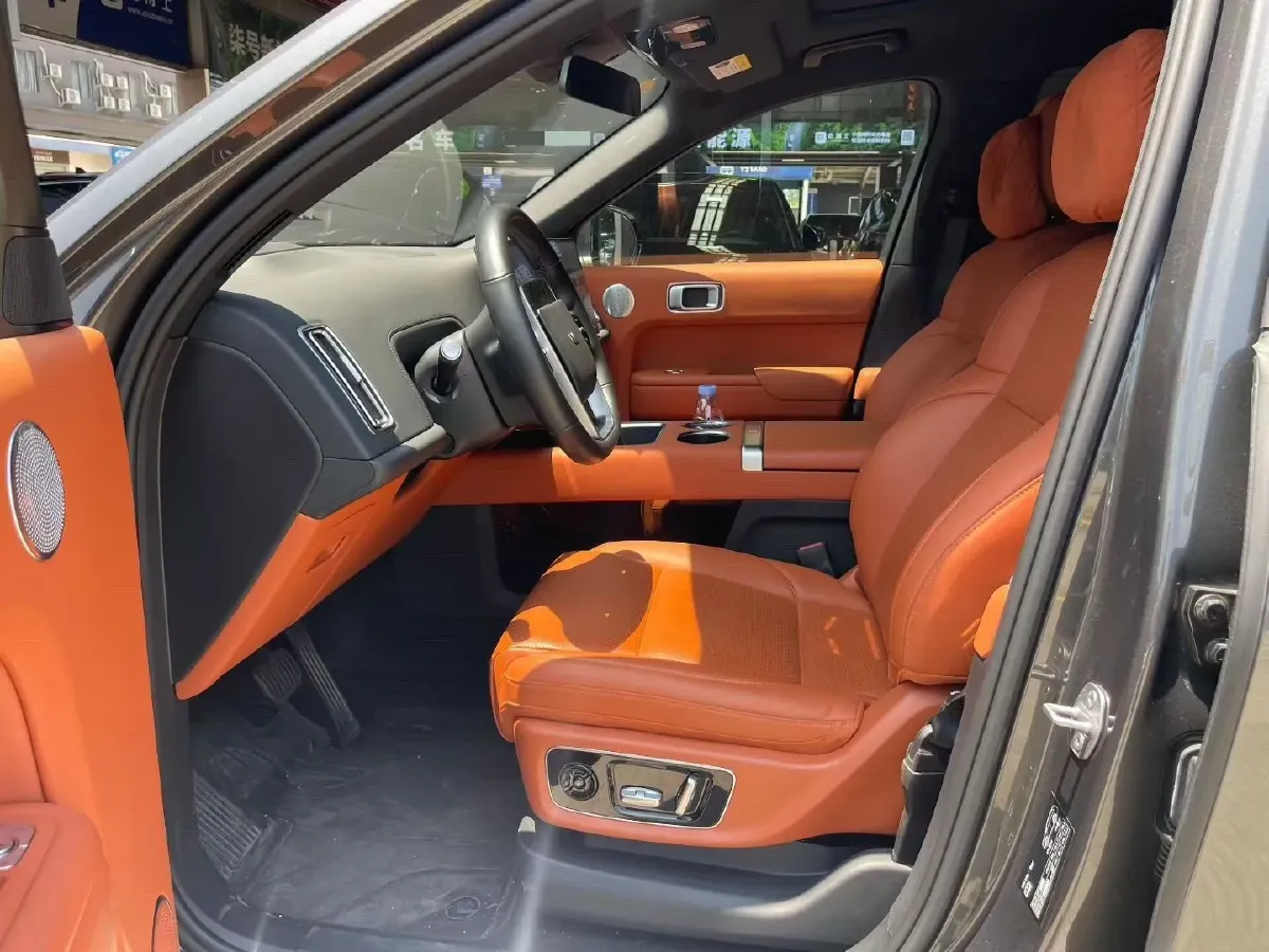 2023 Li L8 Range Extended 154HP REEV 40.9KWH,autocango,china used car exporter,china ev exporter,chinese used car exporter,chinese used ev exporter