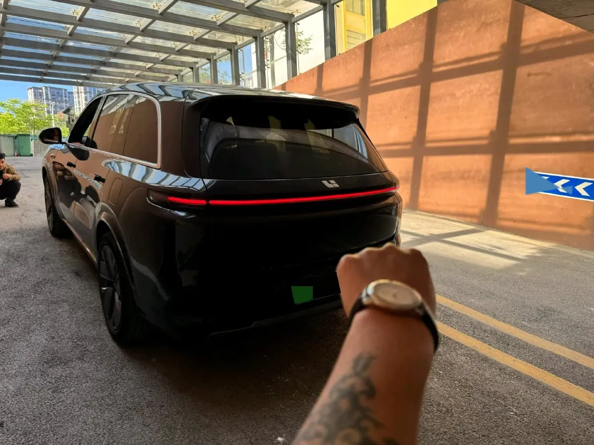 2025 Li L8 Range Extended 154HP REEV,autocango,china used car exporter,china ev exporter,chinese used car exporter,chinese used ev exporter