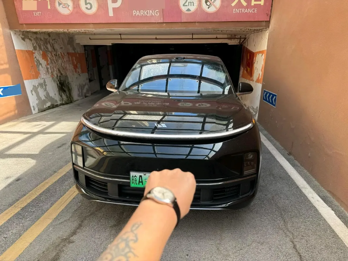 2025 Li L8 Range Extended 154HP REEV,autocango,china used car exporter,china ev exporter,chinese used car exporter,chinese used ev exporter