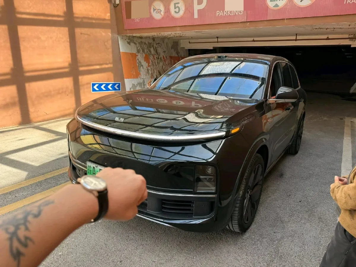 2025 Li L8 Range Extended 154HP REEV,autocango,china used car exporter,china ev exporter,chinese used car exporter,chinese used ev exporter