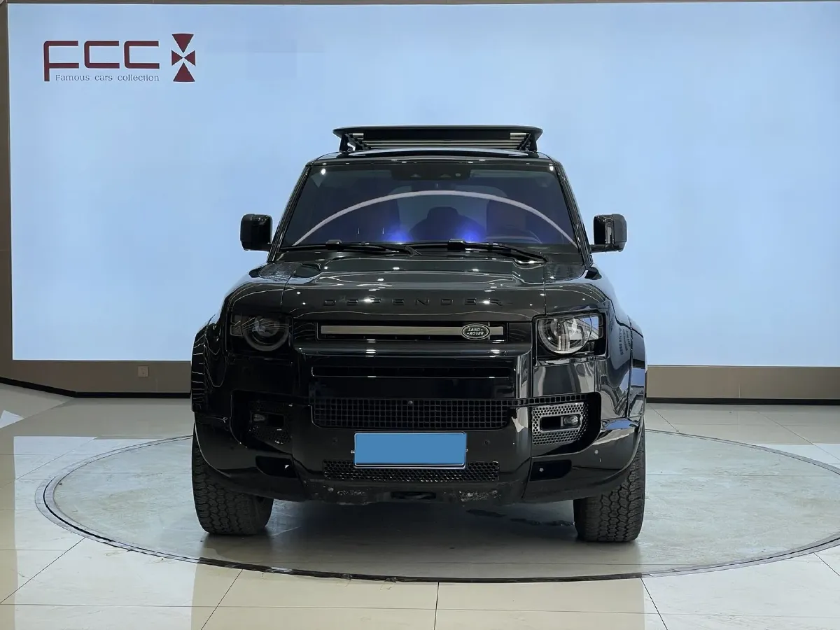 2024 Land Rover Defender 3.0T 400HP L6 8AT,autocango,china used car exporter,china ev exporter,chinese used car exporter,chinese used ev exporter