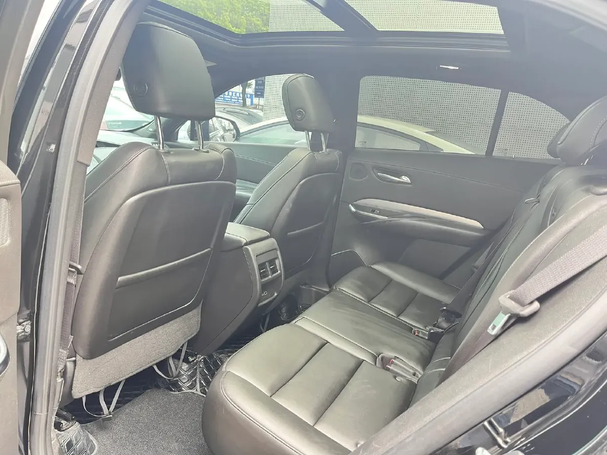 2021 Cadillac XT4 2.0T 237HP L4 9AT,autocango,china used car exporter,china ev exporter,chinese used car exporter,chinese used ev exporter