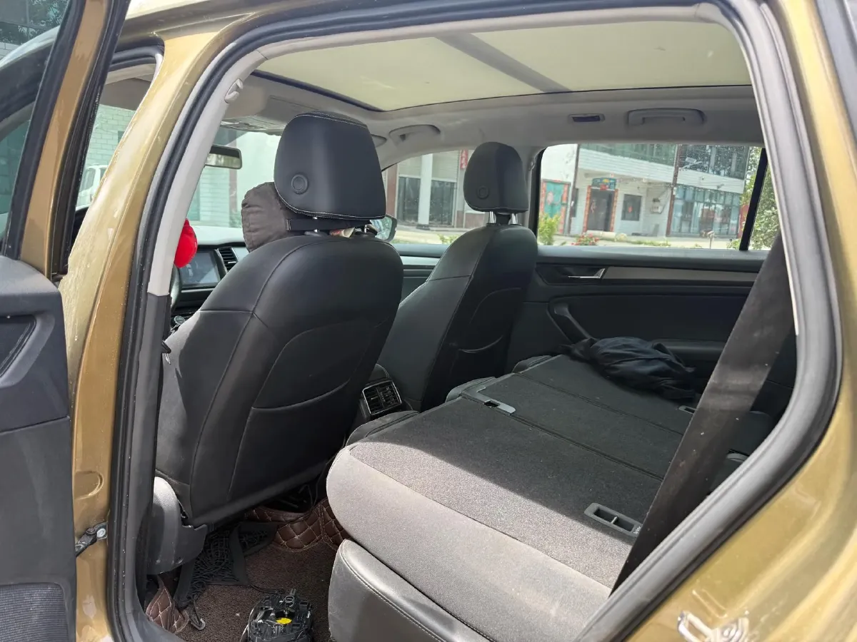 2017 Skoda Kodiak 1.8T 180HP L4 7DCT,autocango,china used car exporter,china ev exporter,chinese used car exporter,chinese used ev exporter