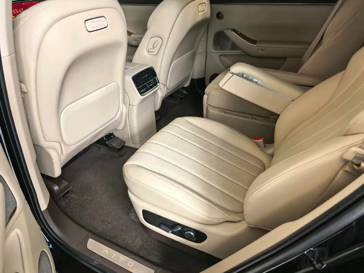 2026 AITO AITO M7 REEV 160HP REEV,autocango,china used car exporter,china ev exporter,chinese used car exporter,chinese used ev exporter