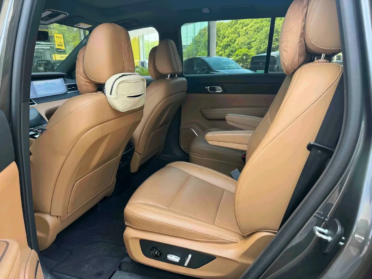 2021 Li ONE Range Extended 131HP REEV 40.5KWH,autocango,china used car exporter,china ev exporter,chinese used car exporter,chinese used ev exporter