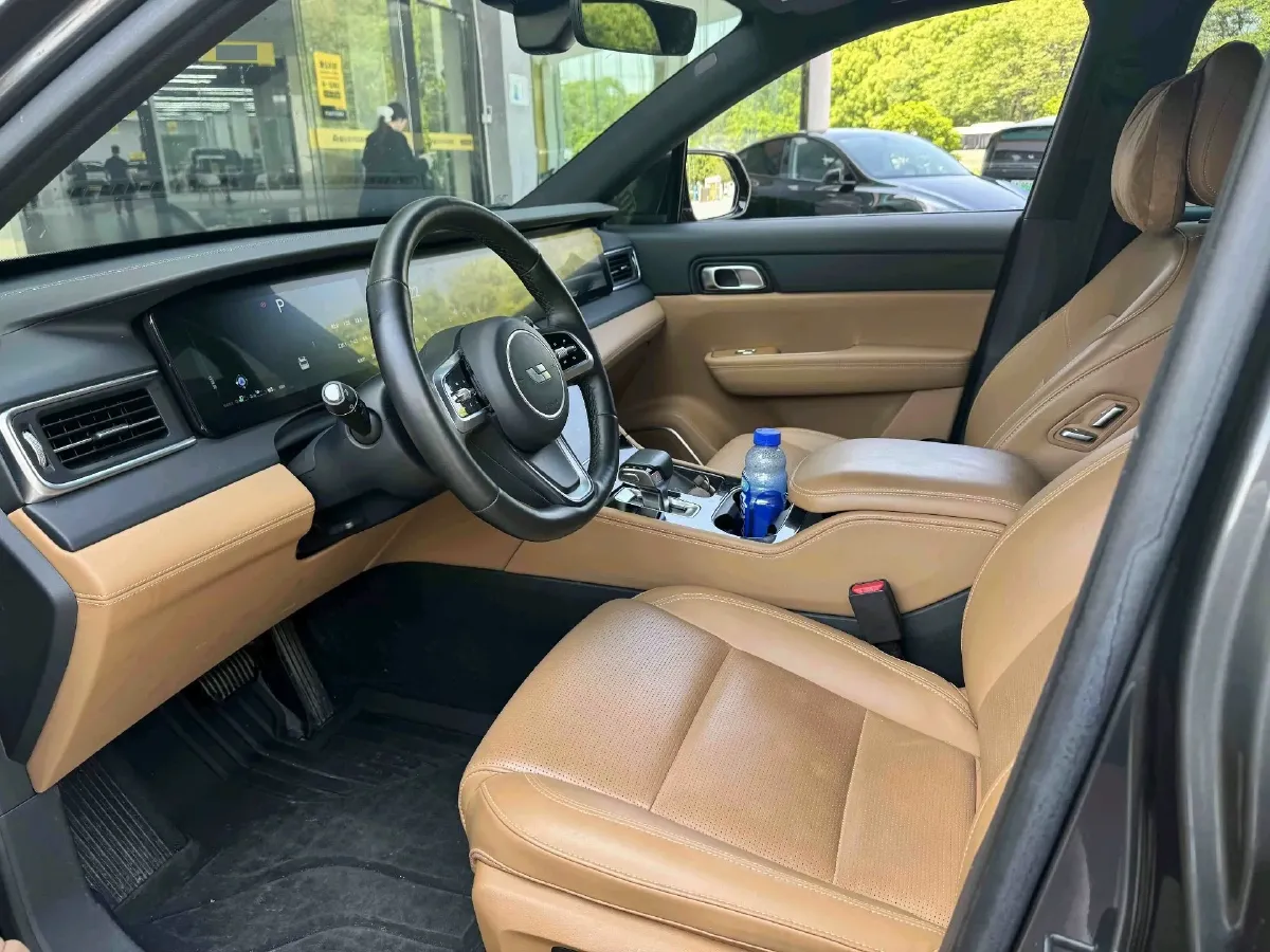 2021 Li ONE Range Extended 131HP REEV 40.5KWH,autocango,china used car exporter,china ev exporter,chinese used car exporter,chinese used ev exporter