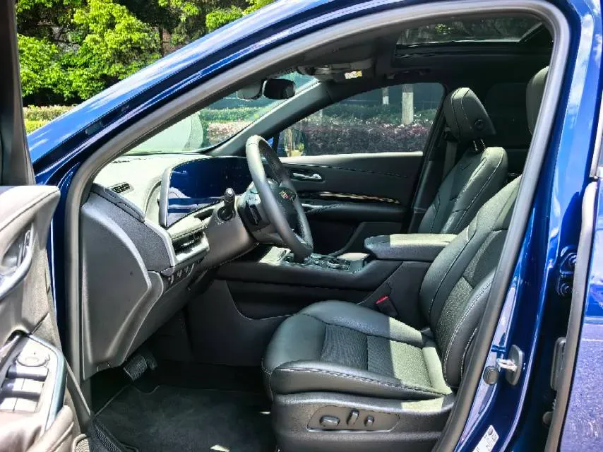 2024 Cadillac XT4 1.5T 211HP L4 9AT,autocango,china used car exporter,china ev exporter,chinese used car exporter,chinese used ev exporter