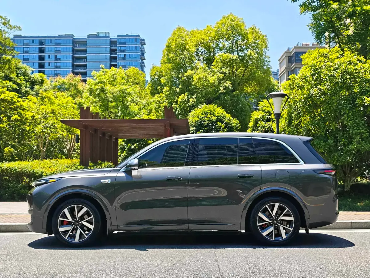 2023 Li L8 Range Extended 154HP REEV 40.9KWH,autocango,china used car exporter,china ev exporter,chinese used car exporter,chinese used ev exporter